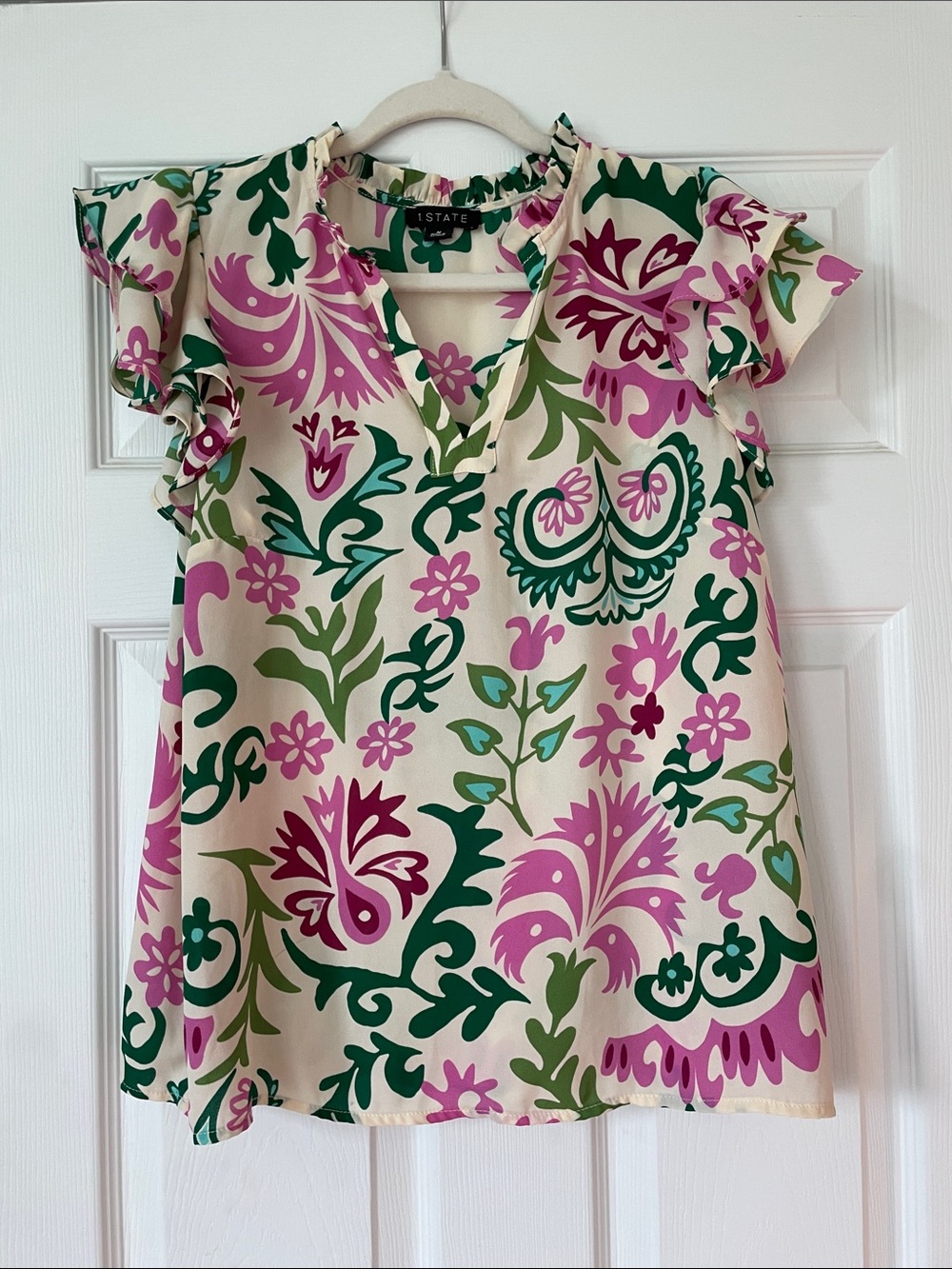 1.STATE Floral Flutter-Sleeve Top M